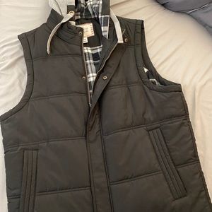 American Threads Men’s Puffy Black Vest (Medium)